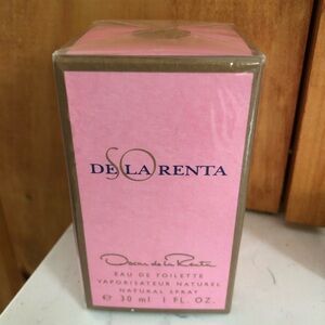 COPY - Oscar De La Renta Sealed in Box De La Renta 1 Fluid Ounce 30ml